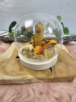 Gele fluoriet tuintje in stolp 